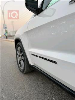 جیپ گراند شیرۆکی